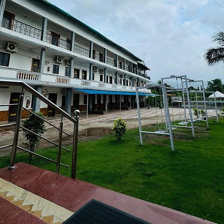 Vasant Vihar Resort Kevadia Bagian luar foto