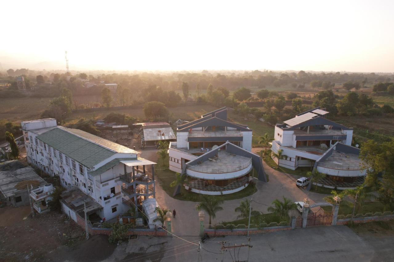 Vasant Vihar Resort Kevadia Bagian luar foto