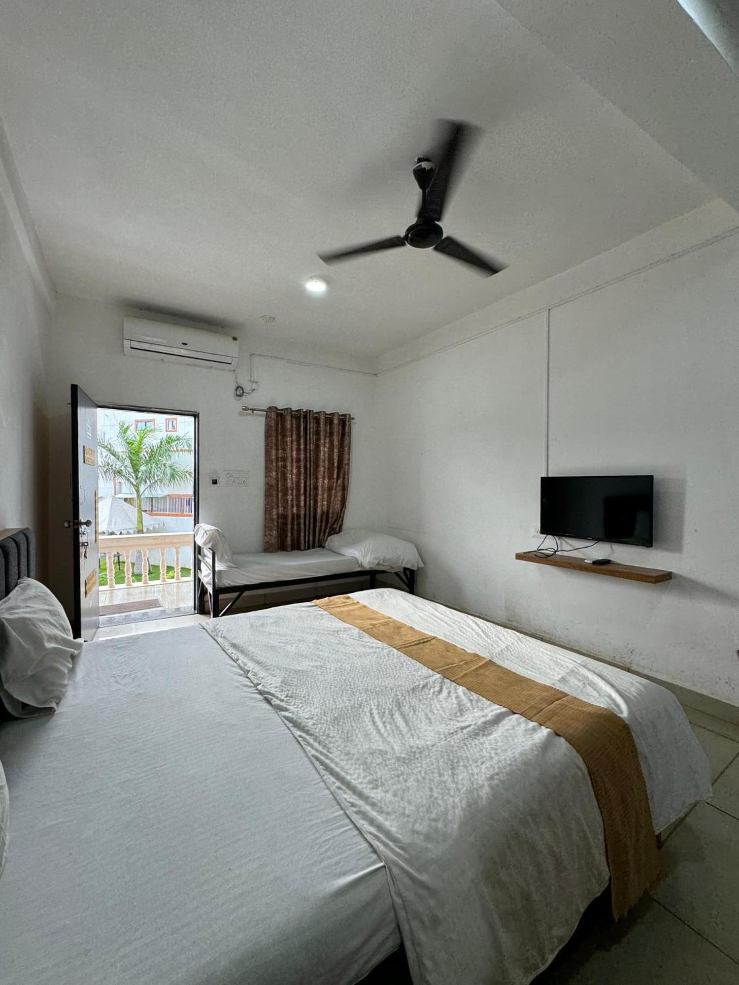 Vasant Vihar Resort Kevadia Bagian luar foto